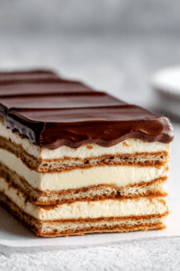 Creamy No-Bake Chocolate Éclair Cake
