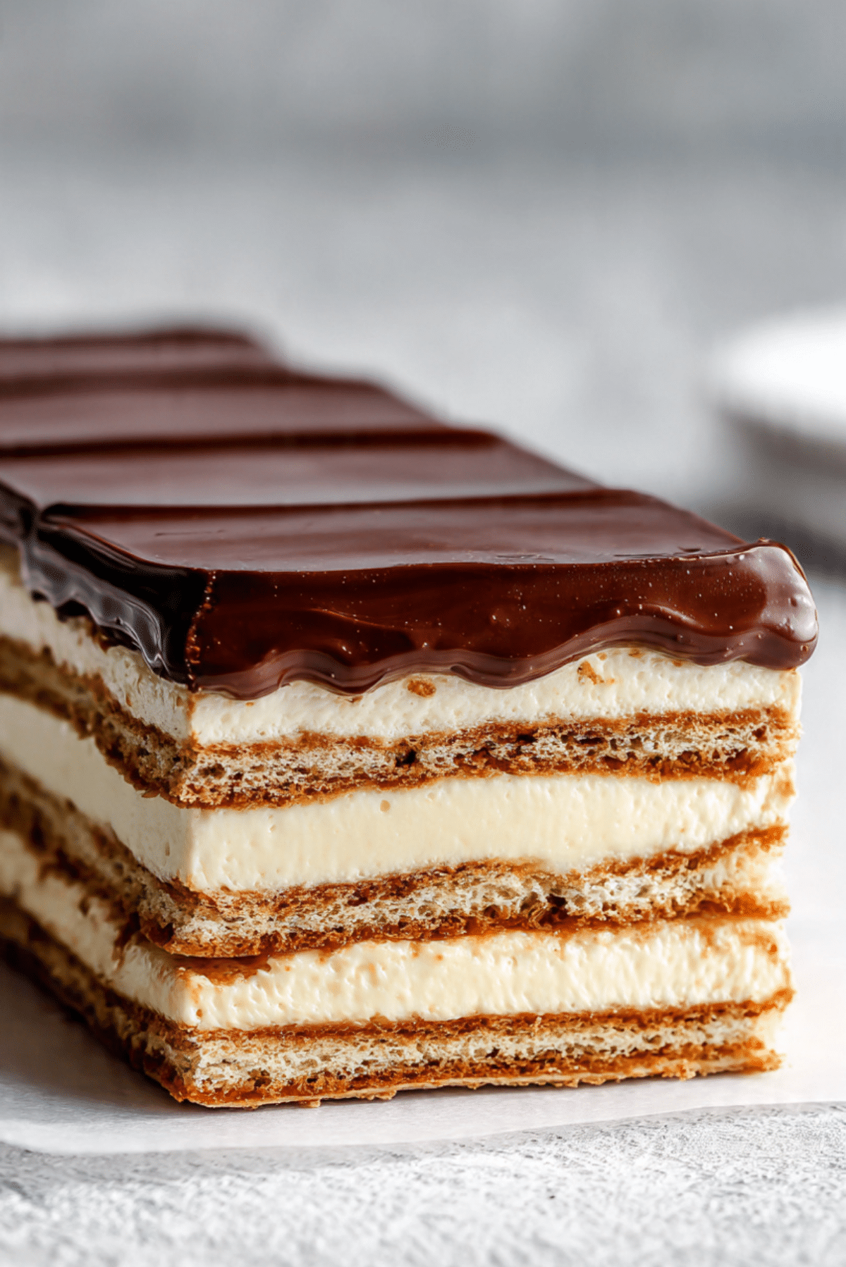 Creamy No-Bake Chocolate Éclair Cake